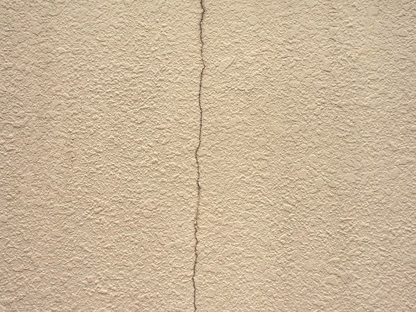 老朽化によるひび割れ（クラック）